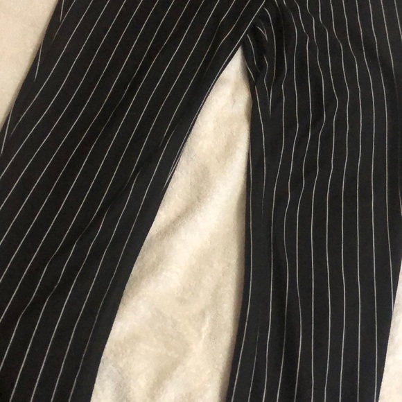 Stripe black and white pants w/pockets - Picture 3 of 4